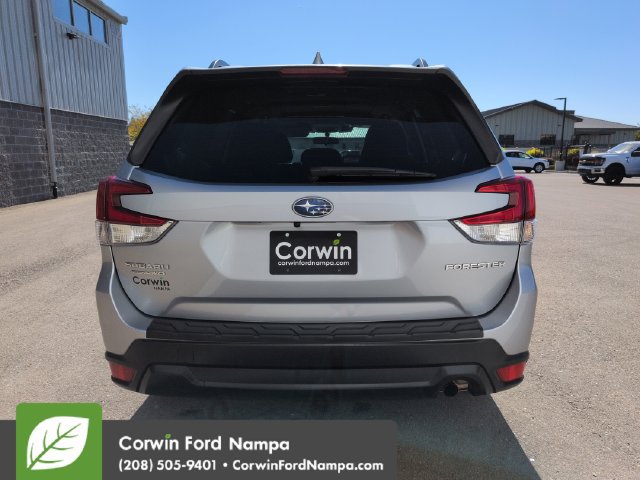 Used 2023 Subaru Forester Premium AWD/4WD image 4
