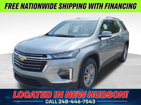 Used 2024 Chevrolet Traverse LT FWD image 1