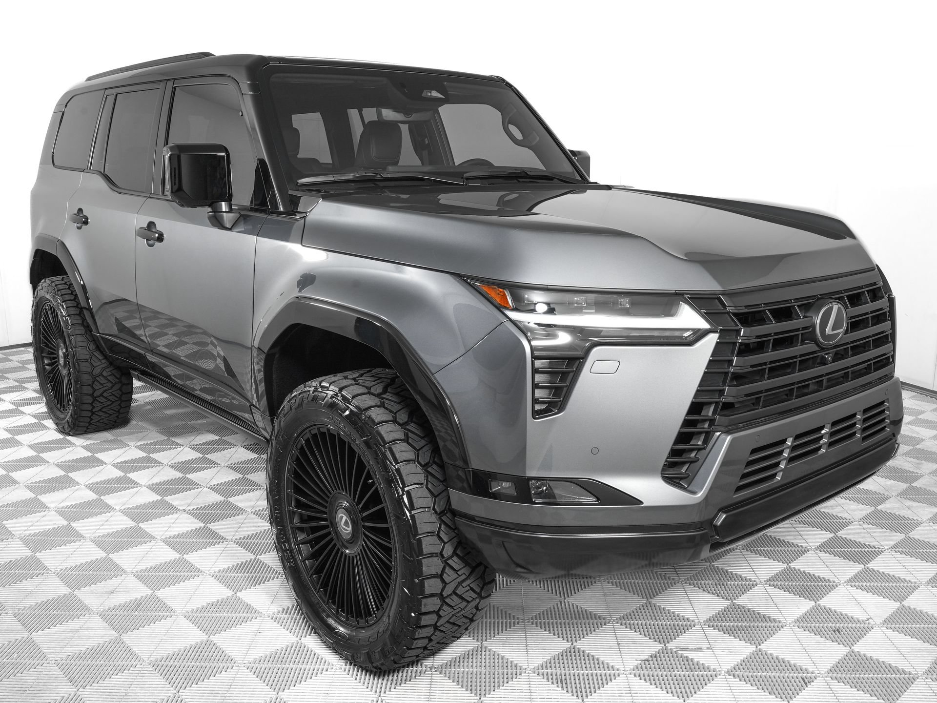 Used 2026 Lexus GX 550 w/ Accessory Package (2T) AWD/4WD image 2