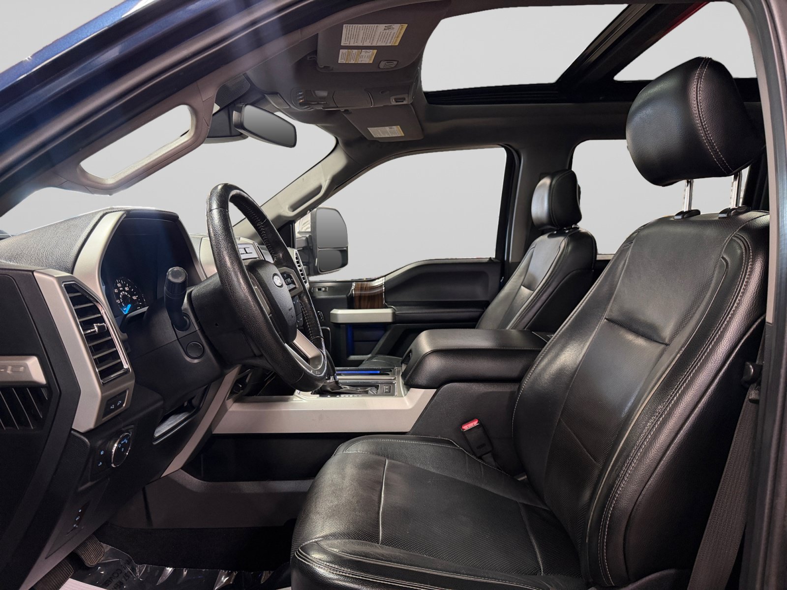 Used 2016 Ford F150 Lariat w/ Equipment Group 502A Luxury AWD/4WD image 15