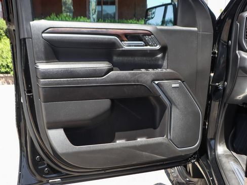 Used 2023 GMC Sierra 1500 SLT w/ SLT Premium Package AWD/4WD image 19
