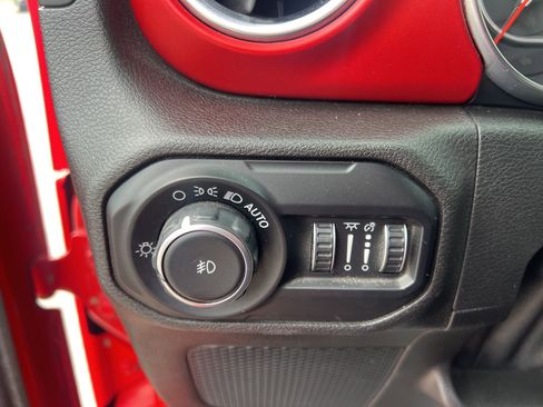 Used 2018 Jeep Wrangler Unlimited Rubicon image 22