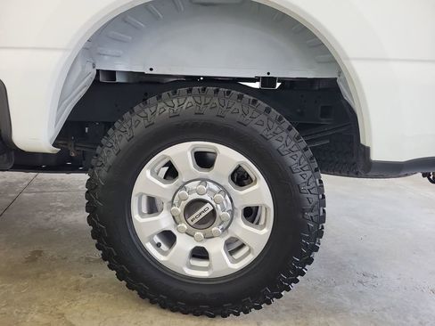 Used 2024 Ford F250 XLT w/ FX4 Off-Road Package AWD/4WD image 10