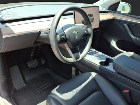 Used 2023 Tesla Model Y Long Range AWD/4WD image 13