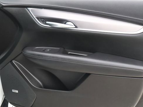 Used 2021 Cadillac XT5 Luxury w/ LPO, Floor Liner Package FWD image 14