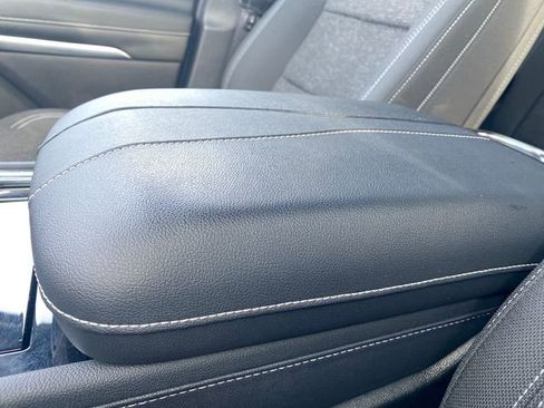 Used 2024 Chevrolet Traverse LT image 27