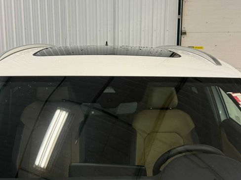 Used 2024 Volkswagen Atlas Cross Sport SE image 15