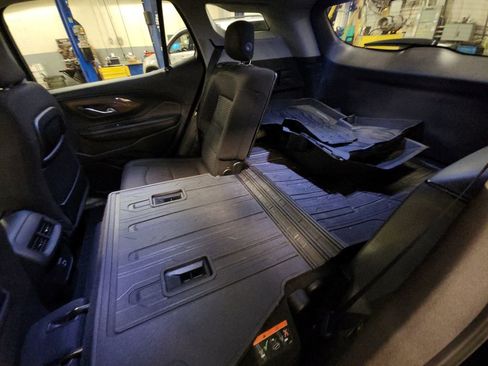 Used 2020 GMC Terrain SLE w/ LPO, Floor Liner Package AWD/4WD image 35