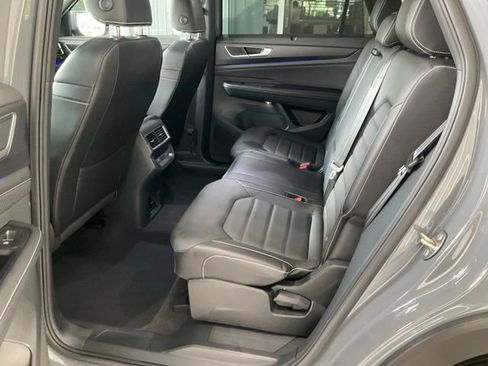 Used 2024 Volkswagen Atlas Cross Sport SEL R-Line AWD/4WD image 18