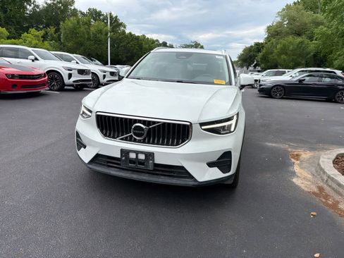 Used 2025 Volvo XC40 B5 Core AWD/4WD image 6
