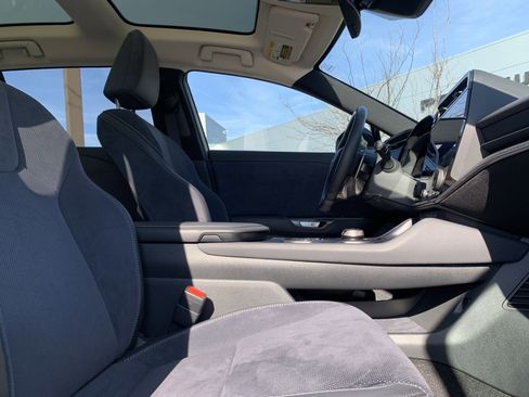 Used 2023 Lexus RZ 450e Premium image 35