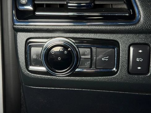 Used 2018 Lincoln Navigator Reserve w/ Technology Package AWD/4WD image 36