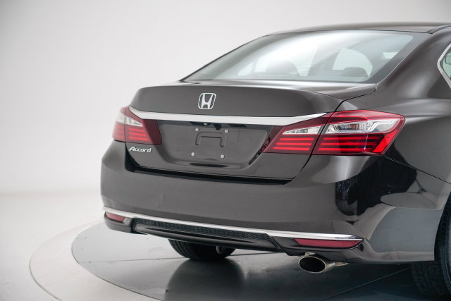 Used 2017 Honda Accord LX image 12