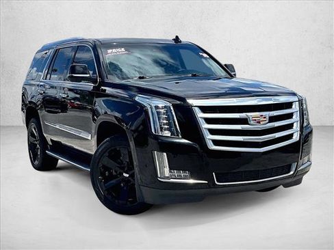 Used 2018 Cadillac Escalade Luxury RWD image 12