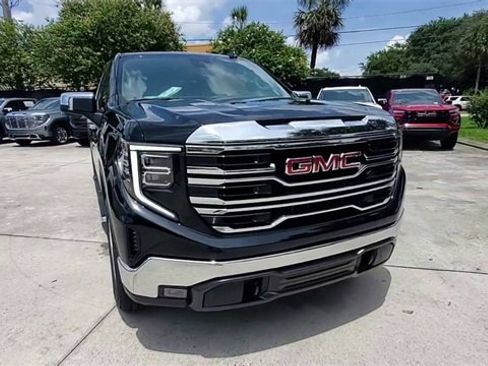 Used 2023 GMC Sierra 1500 SLT w/ SLT Premium Package image 3