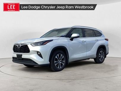 Used 2023 Toyota Highlander XLE