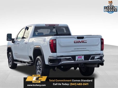 Used 2025 GMC Sierra 2500 SLT AWD/4WD image 3