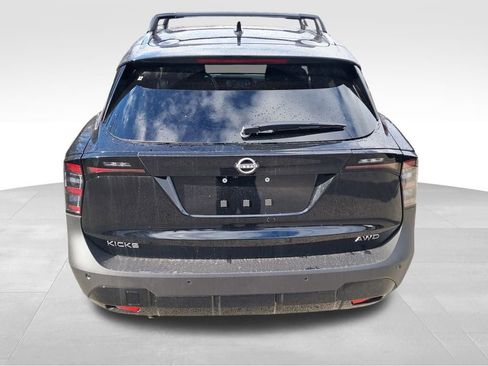 New 2026 Nissan Kicks SV w/ Charging Package image 4