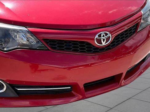 Used 2014 Toyota Camry SE FWD image 29