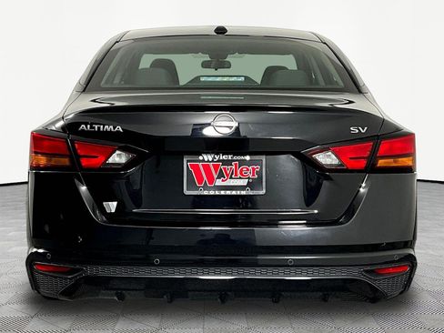 Certified 2023 Nissan Altima 2.5 SV FWD image 5