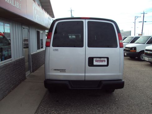 Used 2016 Chevrolet Express 2500 LS image 6