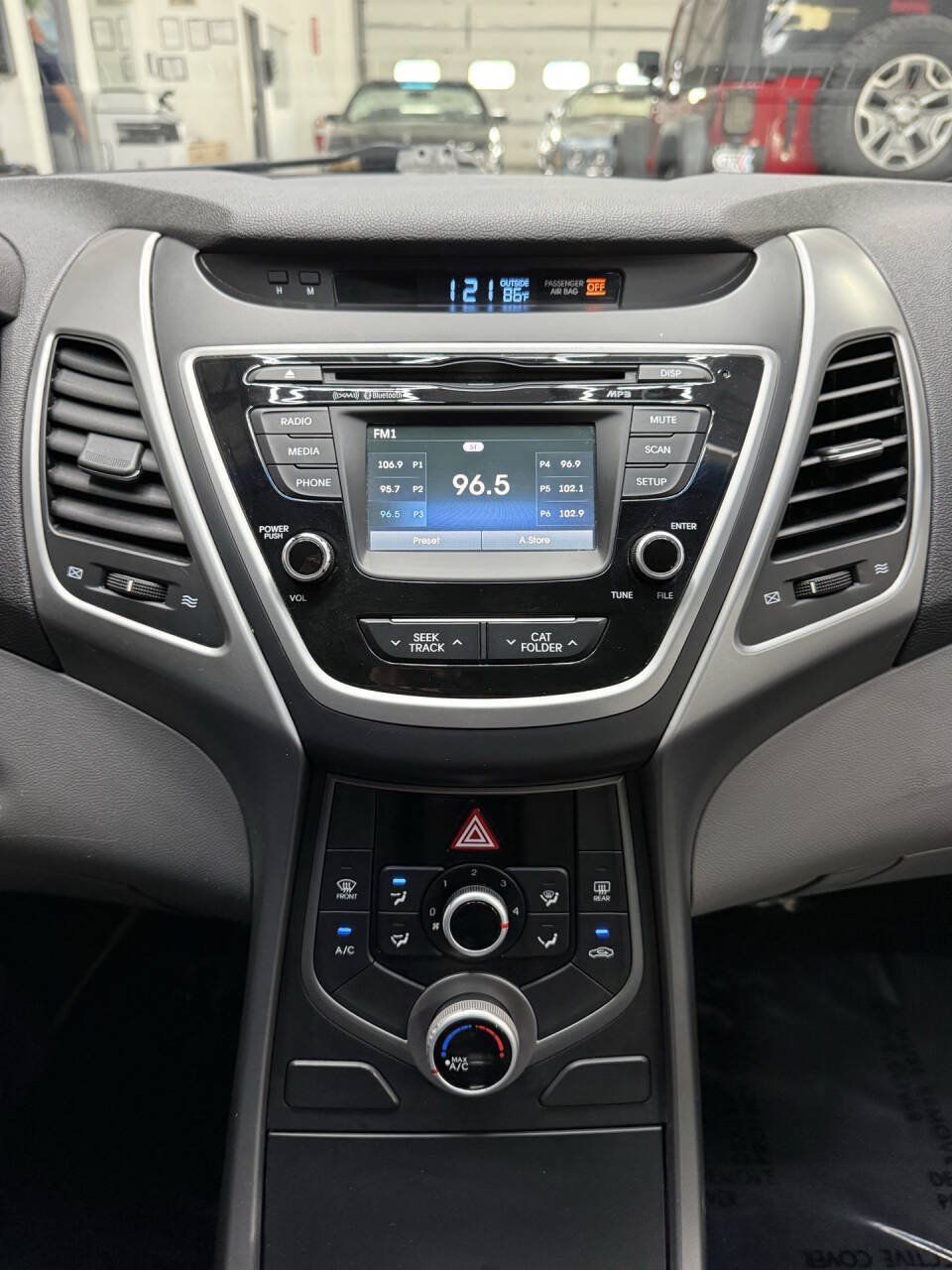 Used 2016 Hyundai Elantra SE w/ Option Group 02 FWD image 27