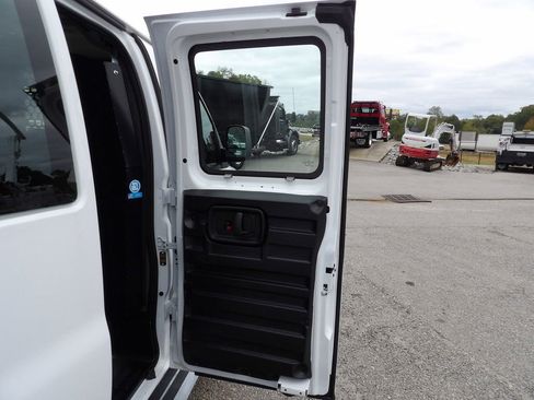 Used 2024 GMC Savana 2500 w/ Driver Convenience Package image 25