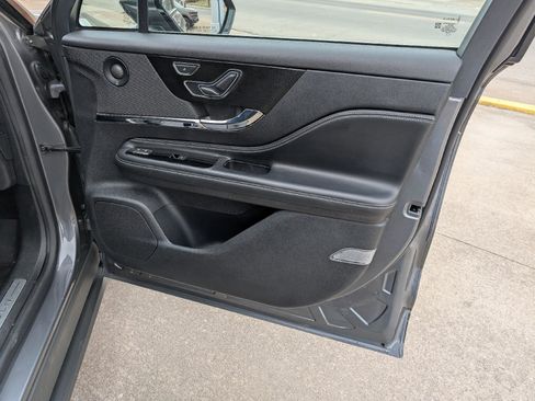 Used 2022 Lincoln Corsair Reserve w/ Equipment Group 201A image 18