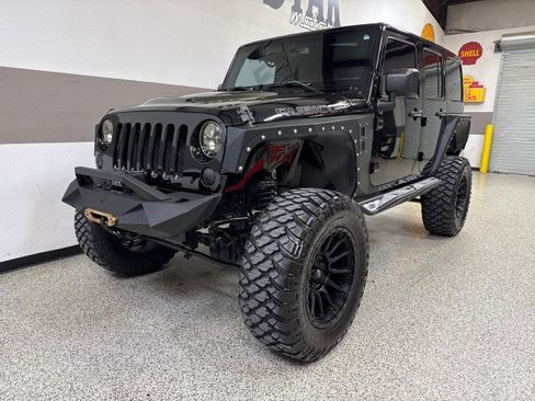 Used 2015 Jeep Wrangler Unlimited Rubicon image 3