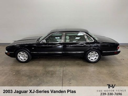 Used 2003 Jaguar XJ8 L RWD image 5