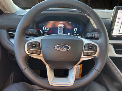 New 2026 Ford Explorer Active image 19