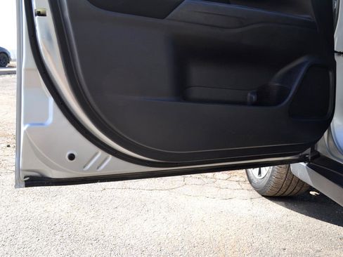 Used 2018 Mitsubishi Outlander SE image 29