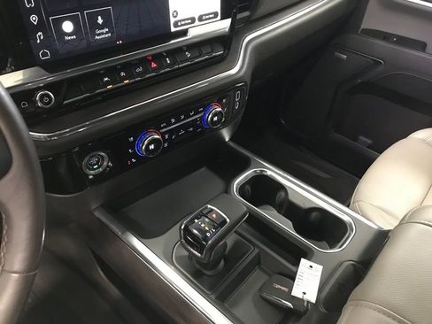 Used 2023 GMC Sierra 1500 SLT image 19