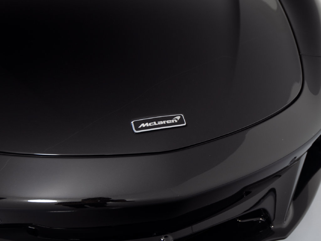 Used 2025 McLaren Artura Spider RWD image 35