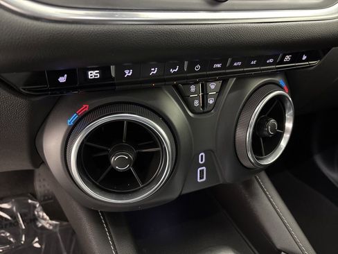 Used 2024 Chevrolet Blazer LT image 40