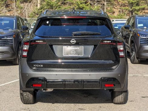 New 2026 Nissan Kicks SV image 6