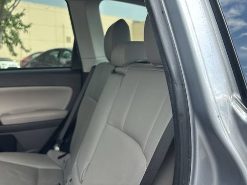 Used 2016 Subaru Forester 2.5i Touring w/ Eyesight & Navigation System AWD/4WD image 30