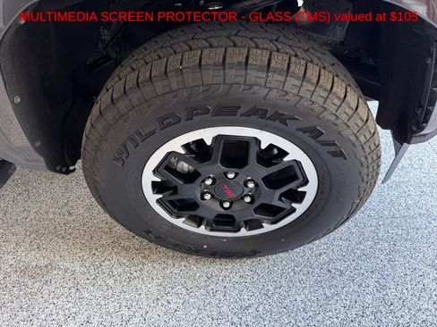 Used 2025 Toyota Tacoma SR5 image 9