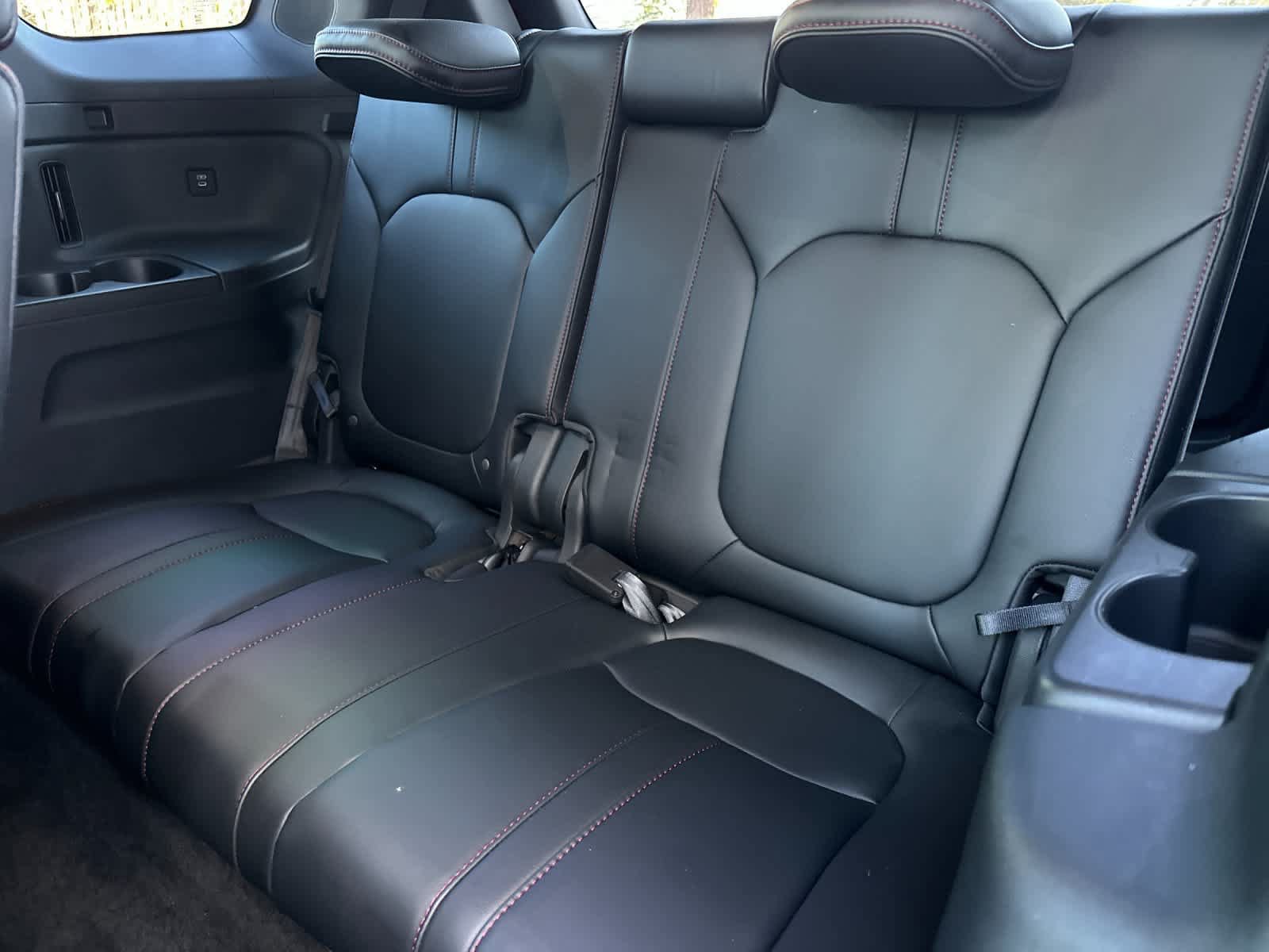 Used 2025 Honda Pilot Black Edition image 16