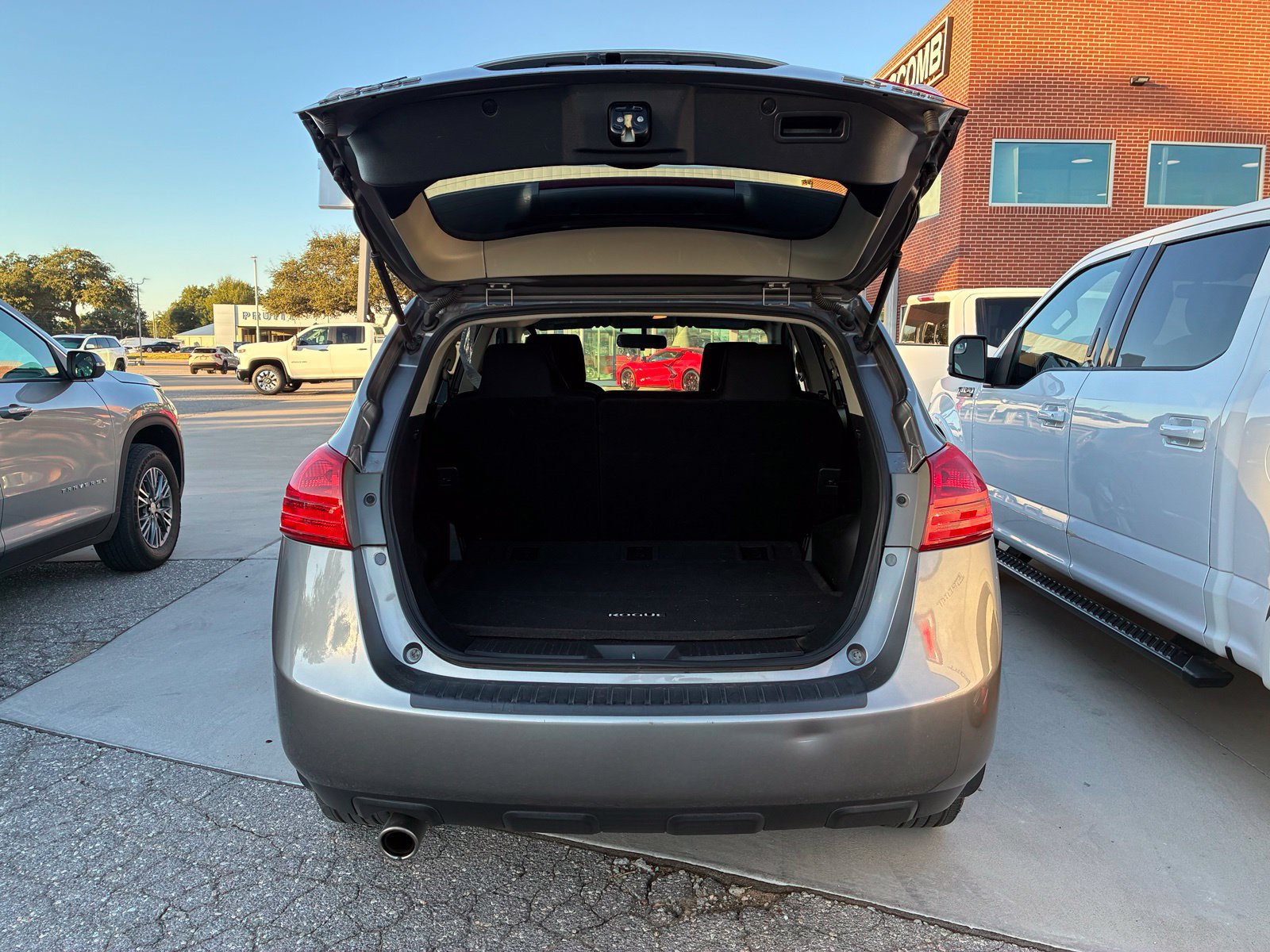 Used 2013 Nissan Rogue SV AWD/4WD image 8