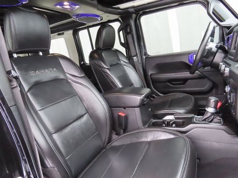 Used 2020 Jeep Wrangler Unlimited Sahara w/ Cold Weather Group image 24