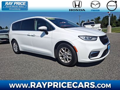 Used 2023 Chrysler Pacifica Touring-L