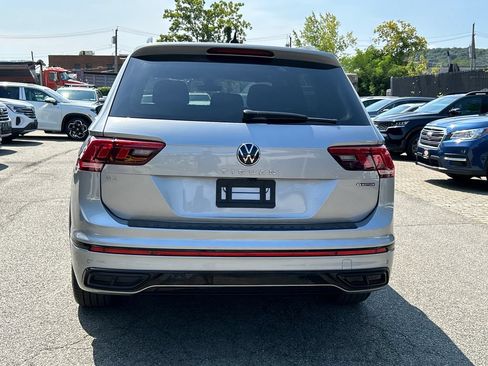 Used 2024 Volkswagen Tiguan SE R-Line AWD/4WD image 3