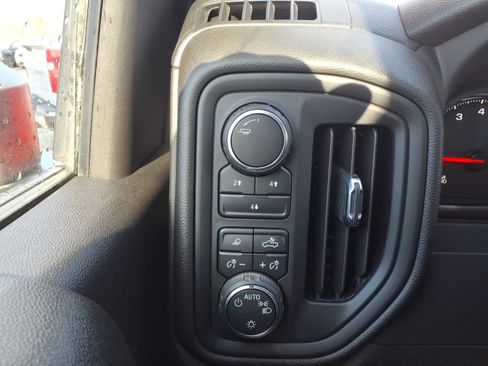 Used 2024 Chevrolet Silverado 2500 Custom w/ Custom Value Package image 17