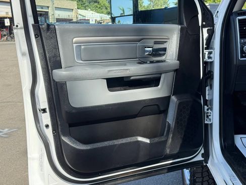 Used 2018 RAM 3500 SLT AWD/4WD image 13