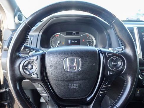 Used 2016 Honda Pilot Touring image 12