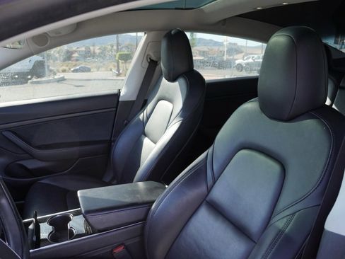 Used 2020 Tesla Model 3 Standard Range Plus image 15