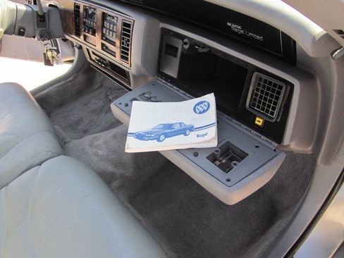 Used 1993 Buick Regal Limited image 19