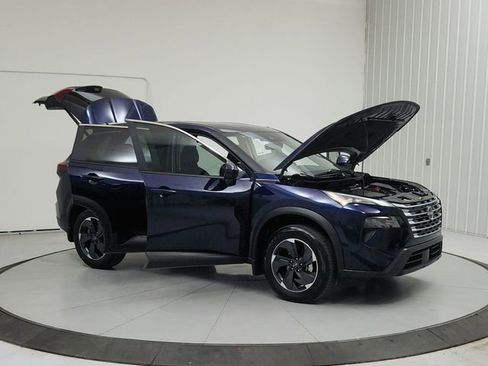 Used 2025 Nissan Rogue SV FWD image 9