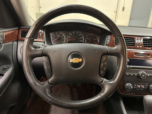 Used 2011 Chevrolet Impala LT image 16